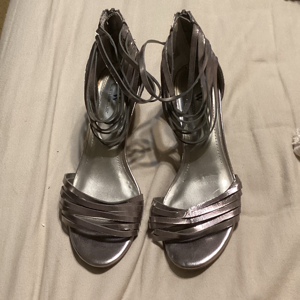 Worthington Chic Silver Strappy Women's Sandals